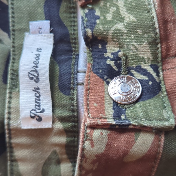 RANCH DRESS'N Fallon Taylor "Land of the Free" camo & flag super flare jeans sz2 - Picture 13 of 13